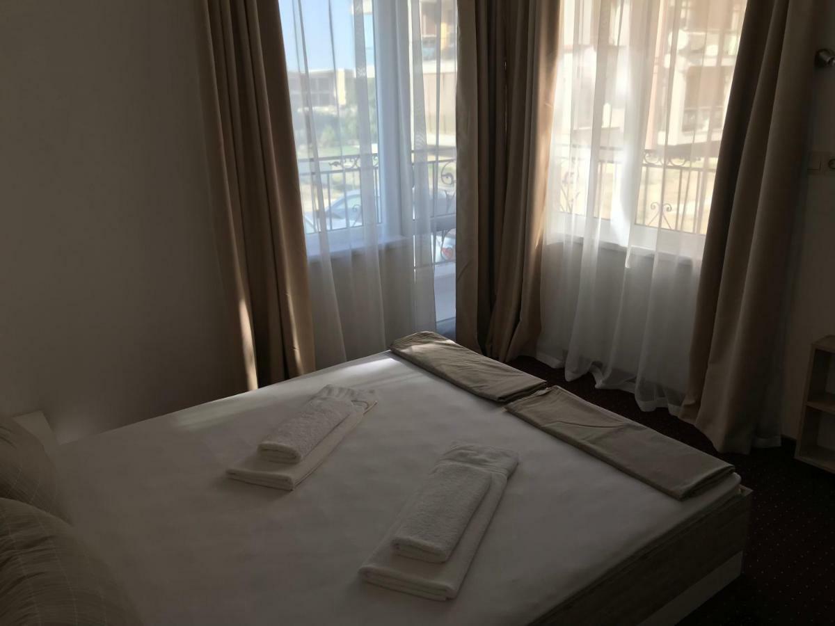אובזור Guest House Theona מראה חיצוני תמונה