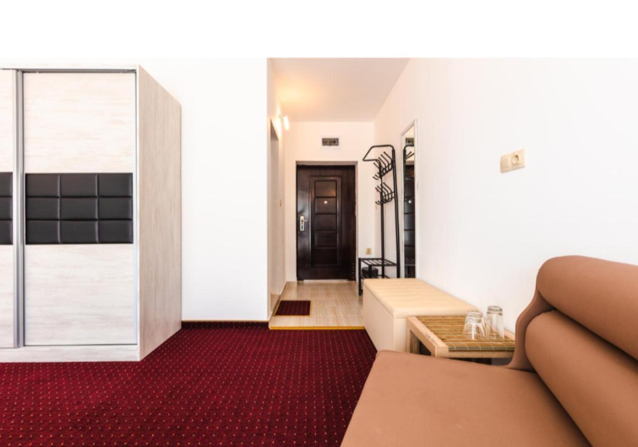 אובזור Guest House Theona מראה חיצוני תמונה