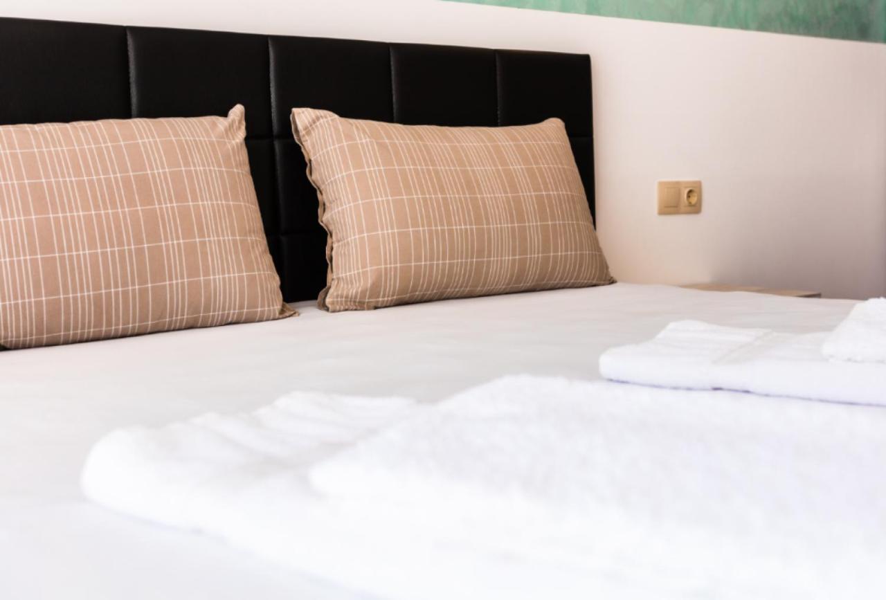 אובזור Guest House Theona מראה חיצוני תמונה