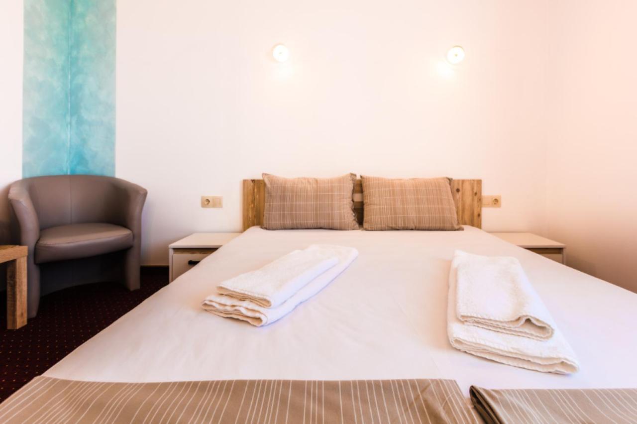 אובזור Guest House Theona מראה חיצוני תמונה