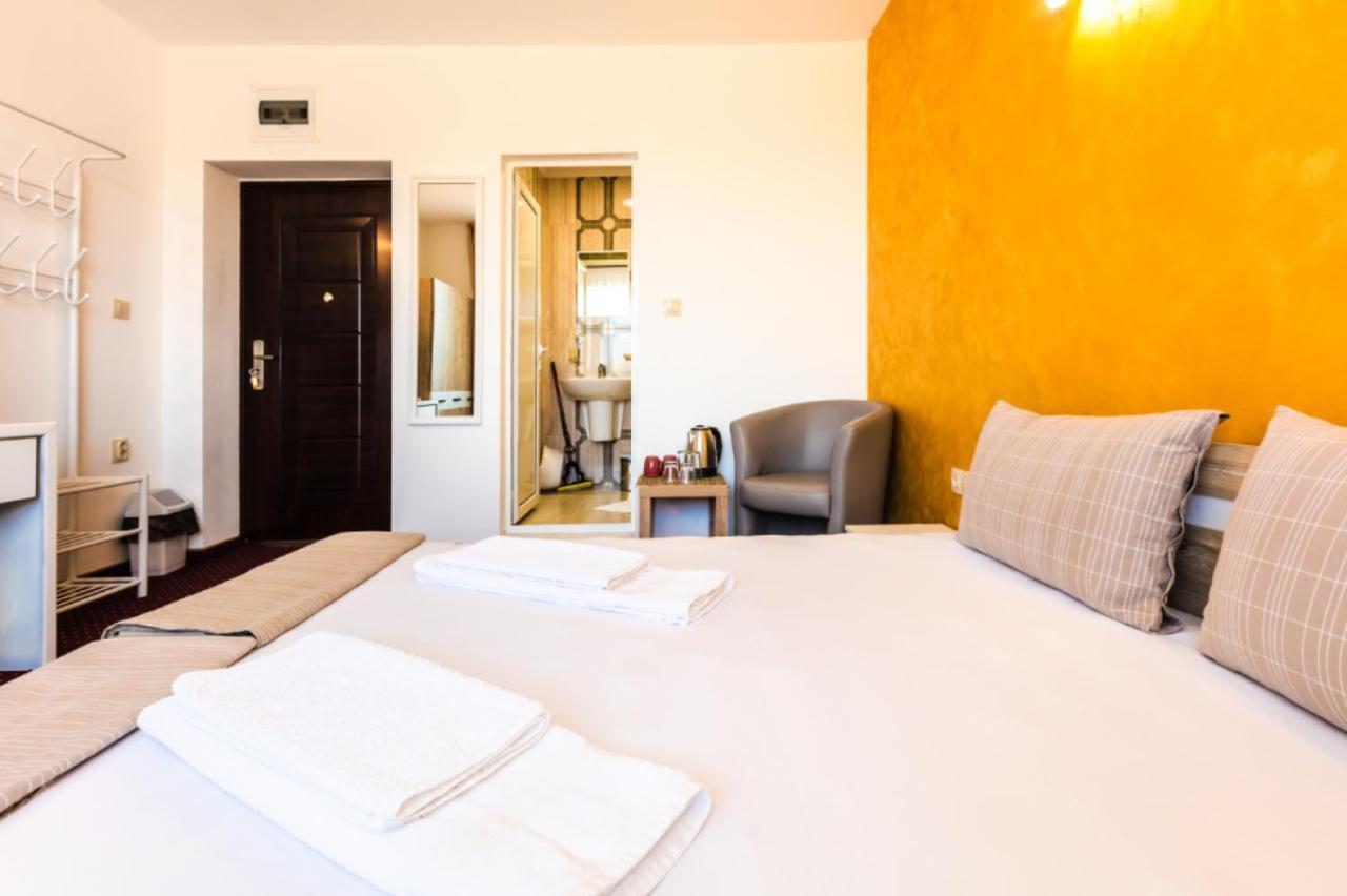 אובזור Guest House Theona מראה חיצוני תמונה