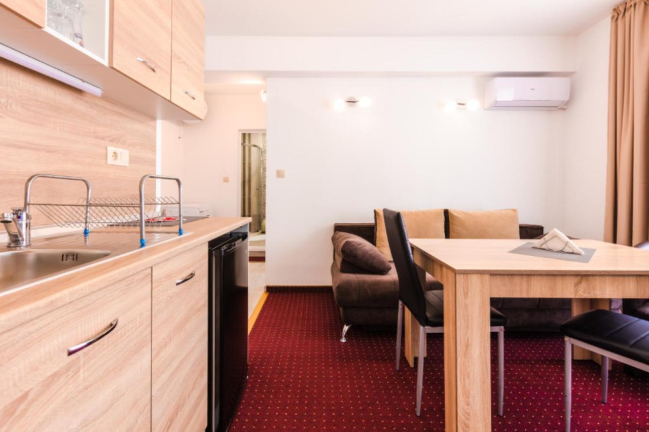 אובזור Guest House Theona מראה חיצוני תמונה